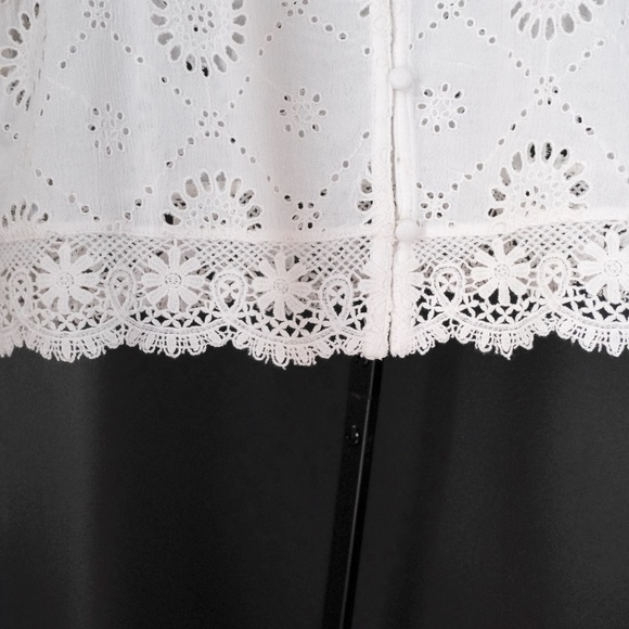 Abercrombie 100% cotton white Eyelet cropped shirt - Picture 5 of 8